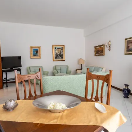 Frontemare Da Anna Apartment