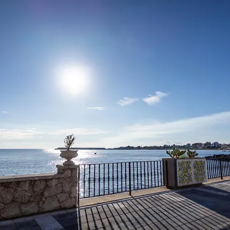 Frontemare Da Anna Giardini-Naxos