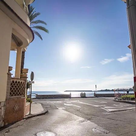 Frontemare Da Anna * Giardini-Naxos