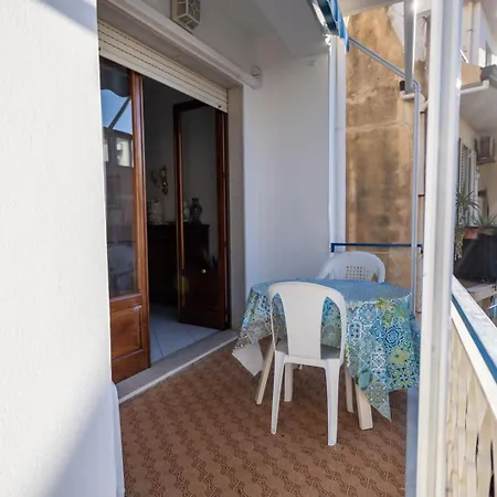 Frontemare Da Anna Giardini-Naxos